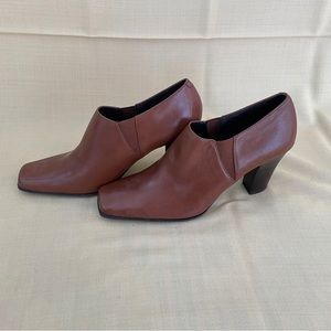 Nine West Zingingo 3 inch heel (Size 7M)